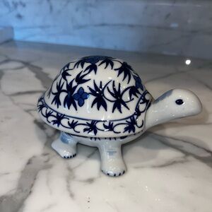 Vintage Blue & White Patterned Ceramic Turtle with Hidden Shell Compartment!